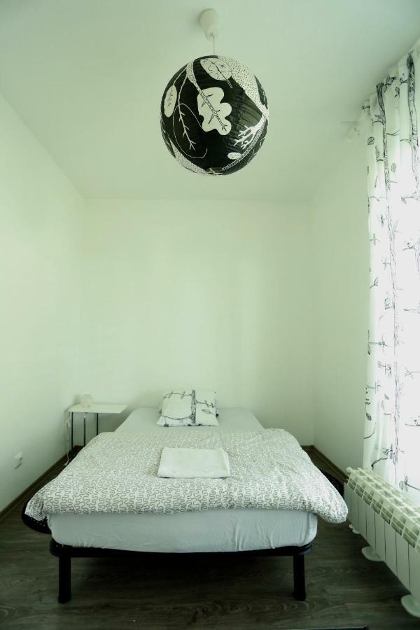 Hôtel Sentis à Oujhorod Extérieur photo