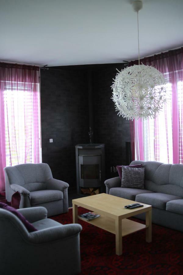 Hôtel Sentis à Oujhorod Extérieur photo
